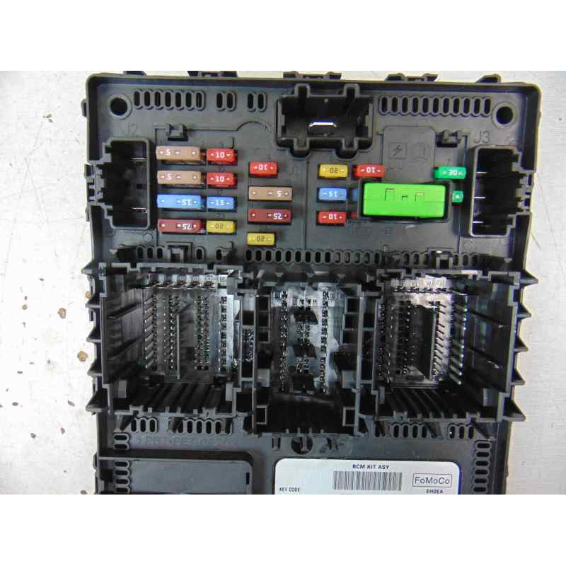 JU5T-15604-MCE CAJA RELES / FUSIBLES FORD KA+ (CDU)