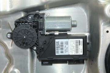 4E1959801B  ELEVALUNAS DELANTERO IZQUIERDO AUDI A8 (4E) 3.0 TDI Quattro 2005 4E1959801B 211564 AUDI - 5