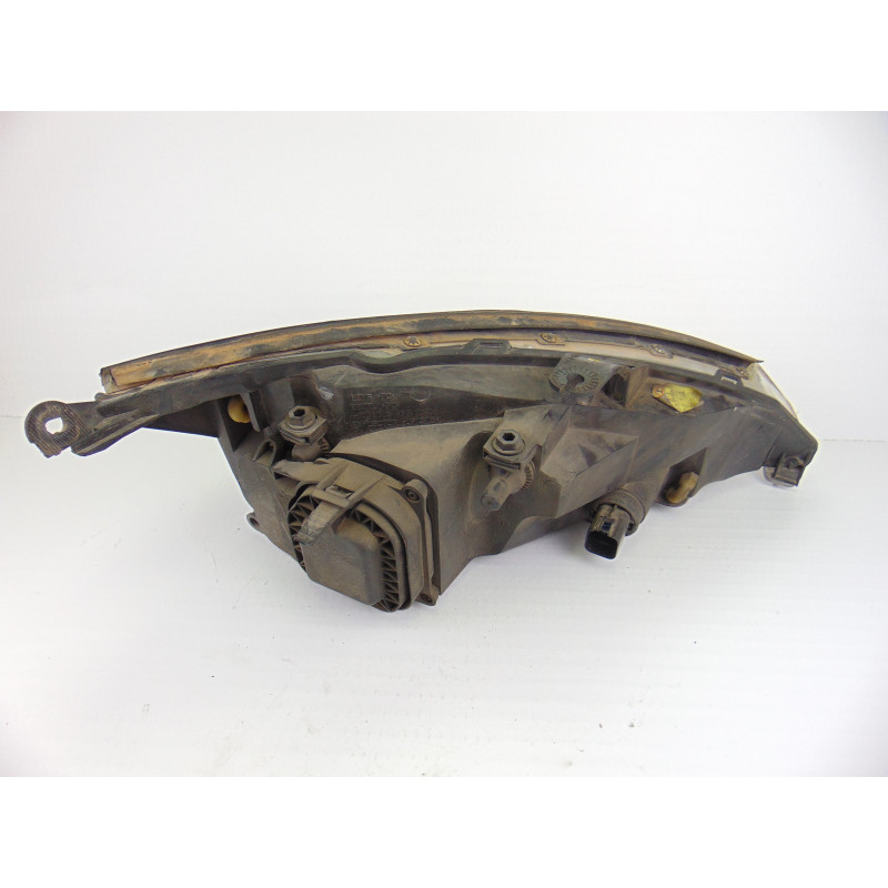 FARO IZQUIERDO FORD FOCUS FAMILIAR (CAK)