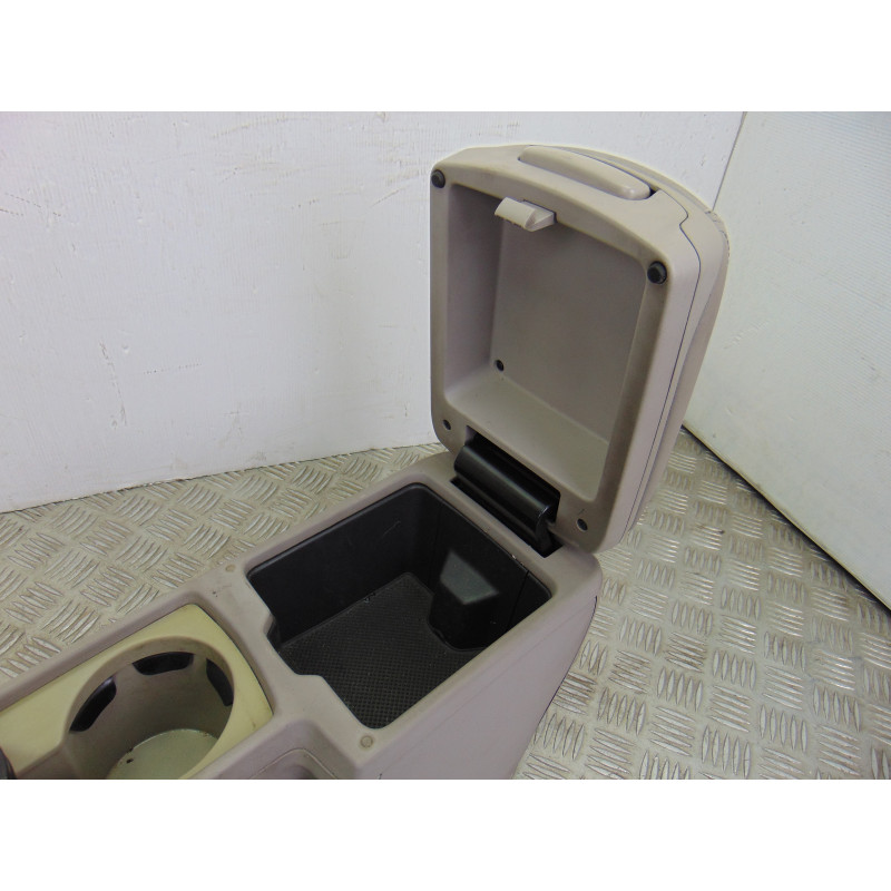 30755349 APOYABRAZOS CENTRAL VOLVO S40 BERLINA 1.6 D Kinetic 2006 30755349 195762 VOLVO - 3