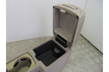 30755349 APOYABRAZOS CENTRAL VOLVO S40 BERLINA 1.6 D Kinetic 2006 30755349 195762 VOLVO - 3