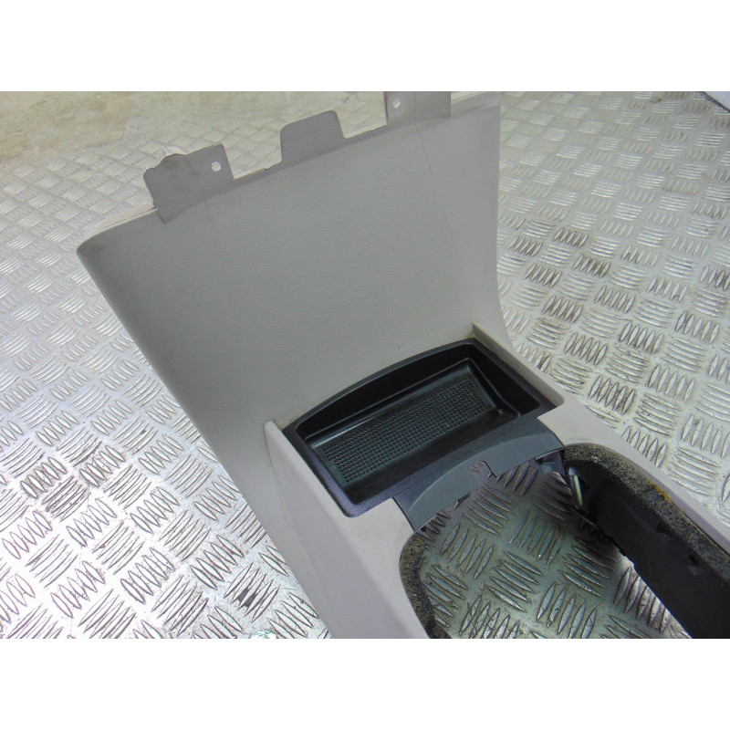 30755349 APOYABRAZOS CENTRAL VOLVO S40 BERLINA 1.6 D Kinetic 2006 30755349 195762 VOLVO - 4