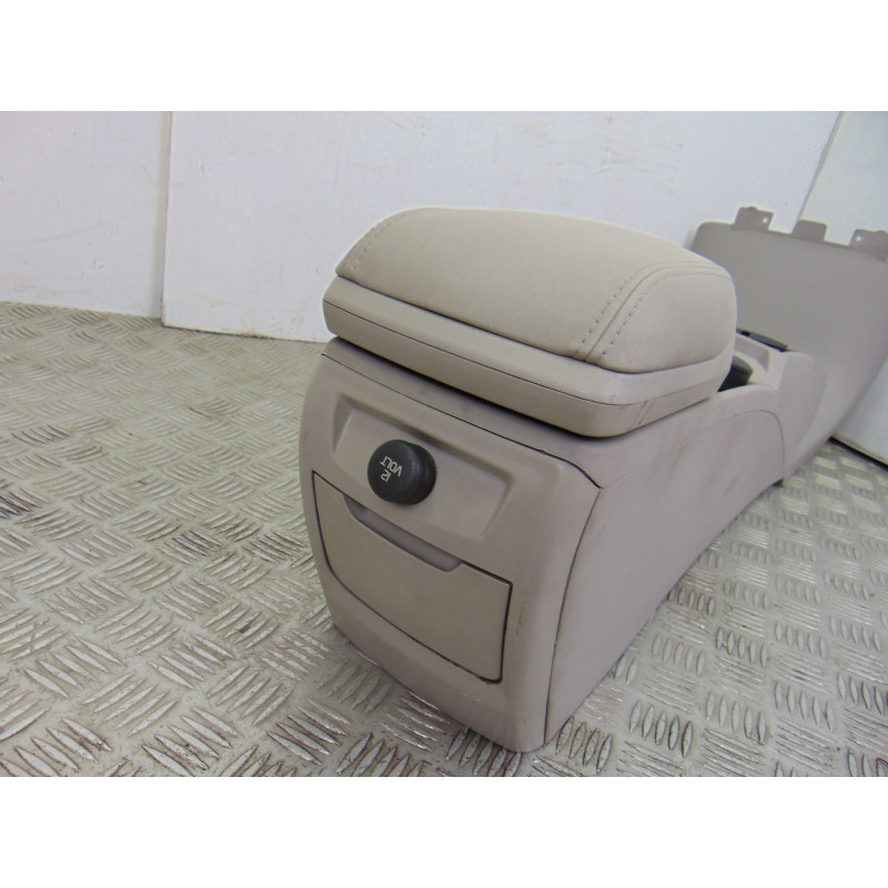 30755349 APOYABRAZOS CENTRAL VOLVO S40 BERLINA 1.6 D Kinetic 2006 30755349 195762 VOLVO - 6