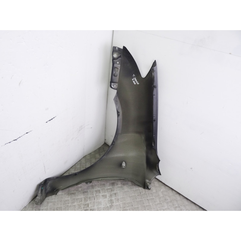 NEGRA ALETA DELANTERA DERECHA TOYOTA COROLLA (E12) 2.0 D-4D Sol Berlina 2004 NEGRA 208438 TOYOTA - 2