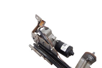 04894596AA MOTOR CIERRE CENTRALIZADO MALETERO / PORTON CHRYSLER GRAND VOYAGER (RT) Limited 2017 04894596AA 213735 CHRYSLER - 1