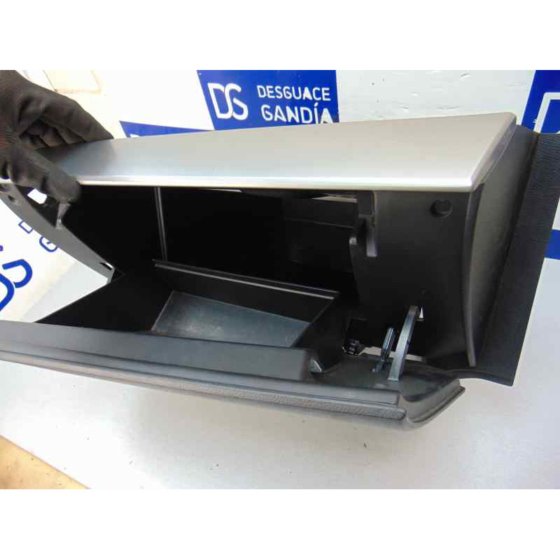  GUANTERA MAZDA 3 BERLINA (BL) Active 2010 185951 MAZDA - 1