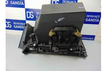  GUANTERA MAZDA 3 BERLINA (BL) Active 2010 185951 MAZDA - 2