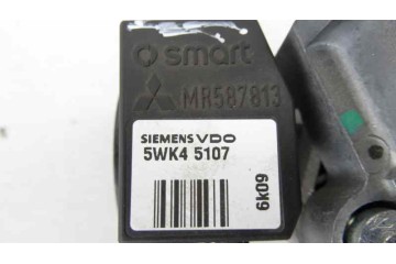 MR587813  ANTIRROBO / LLAVE CONTACTO MITSUBISHI COLT CZ3 BERL. 3 (Z30) 1.5 DI-D Instyle 2007 MR587813 172747 MITSUBISHI - 1