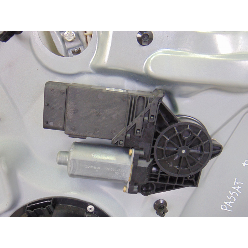 ELEVALUNAS DELANTERO DERECHO VOLKSWAGEN PASSAT BERLINA (3B3)
