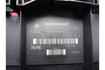 3C0937049AJ CAJA RELES / FUSIBLES SEAT LEON (1P1) Comfort Limited 2007 3C0937049AJ 209904 SEAT - 1