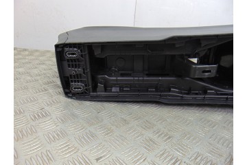 A1766807400 APOYABRAZOS CENTRAL MERCEDES-BENZ CLASE CLA (BM 117)