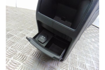 A1766807400 APOYABRAZOS CENTRAL MERCEDES-BENZ CLASE CLA (BM 117)