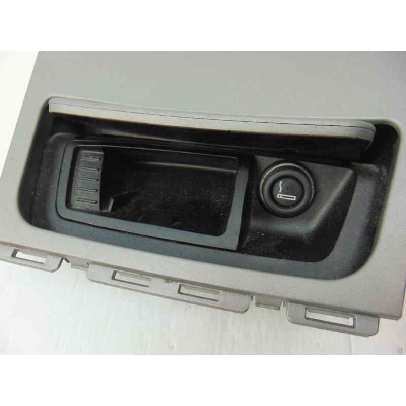 7078571 CENICERO BMW SERIE 1 BERLINA (E81/E87) 118d 2008 7078571 187315 BMW - 2