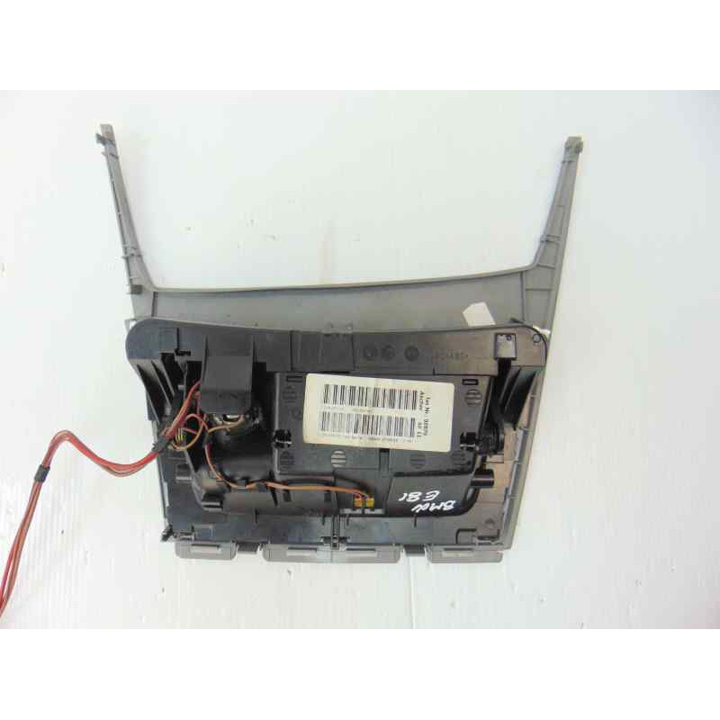 7078571 CENICERO BMW SERIE 1 BERLINA (E81/E87) 118d 2008 7078571 187315 BMW - 5