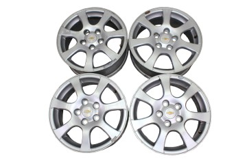 R16 JUEGO LLANTAS CHEVROLET CRUZE LS 2010 R16 211960 CHEVROLET - 1