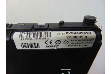 8200309690  CAJA RELES / FUSIBLES RENAULT SCENIC II (JM) Confort Authentique 2004 8200309690 178151 RENAULT - 4