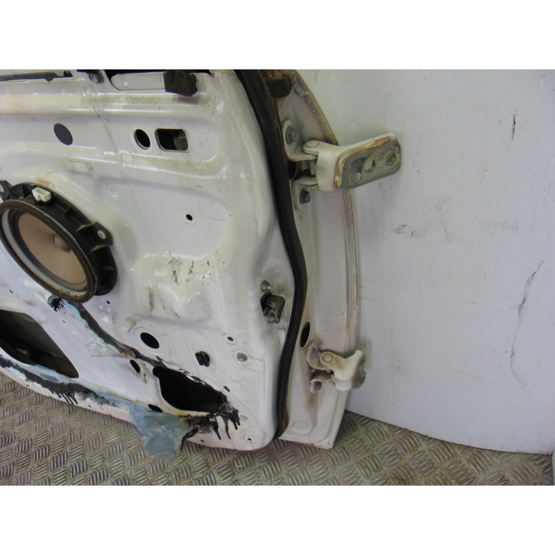 BLANCA PUERTA DELANTERA IZQUIERDA TOYOTA COROLLA VERSO (R1)
