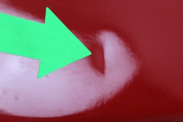 ROJA  ALETA DELANTERA DERECHA CHEVROLET AVEO BERLINA LT 2010 ROJA 212211 CHEVROLET - 2