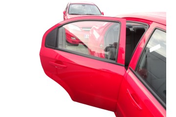 ROJA PUERTA TRASERA DERECHA CHEVROLET AVEO BERLINA LT 2010 ROJA 212221 CHEVROLET - 2