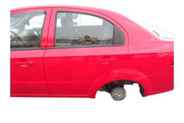 ROJA PUERTA TRASERA IZQUIERDA CHEVROLET AVEO BERLINA LT 2010 ROJA 212222 CHEVROLET - 1