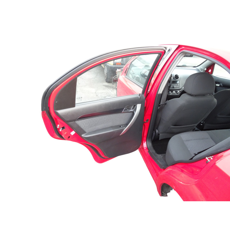 ROJA PUERTA TRASERA IZQUIERDA CHEVROLET AVEO BERLINA LT 2010 ROJA 212222 CHEVROLET - 1