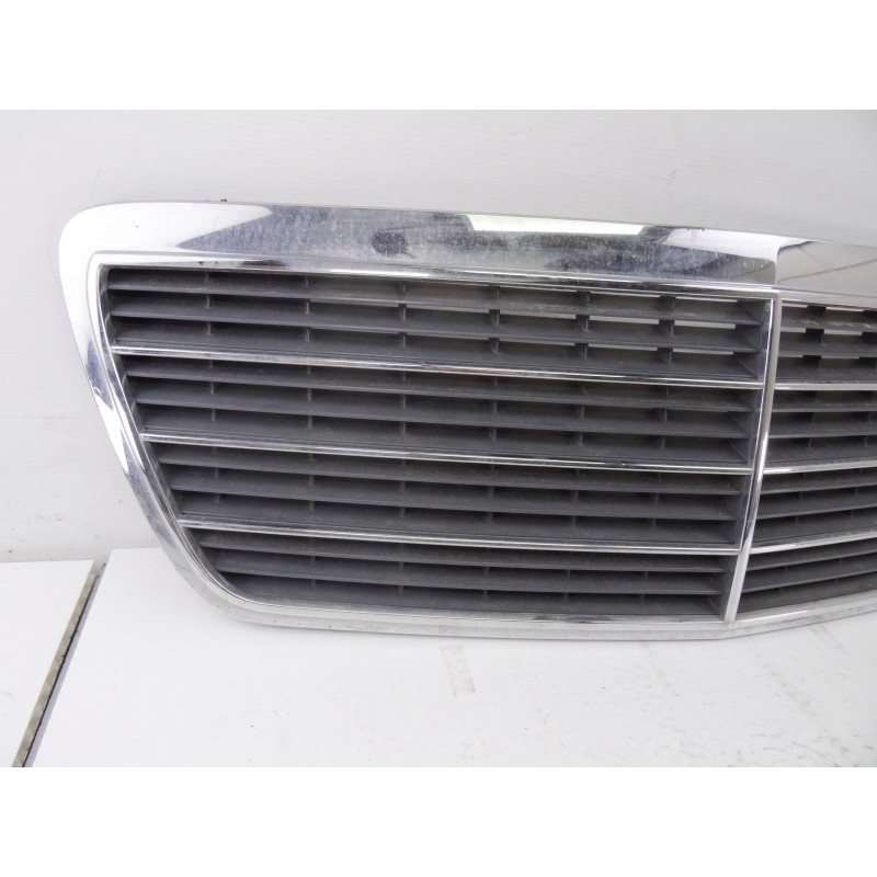 2108800583 REJILLA DELANTERA MERCEDES-BENZ CLASE E (BM 210) BERLINA