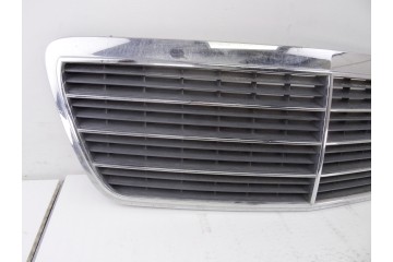 2108800583 REJILLA DELANTERA MERCEDES-BENZ CLASE E (BM 210) BERLINA 200 Kompressor (210.048) 2002 2108800583 210142 MERCEDES-BEN