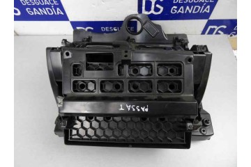  GUANTERA VOLKSWAGEN PASSAT VARIANT (3C5) Highline 2006 163587 VOLKSWAGEN - 3