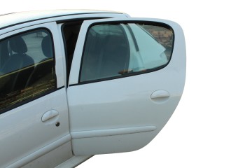 BLANCA  PUERTA TRASERA IZQUIERDA PEUGEOT 206 + Básico 2010 BLANCA 211400 PEUGEOT - 1