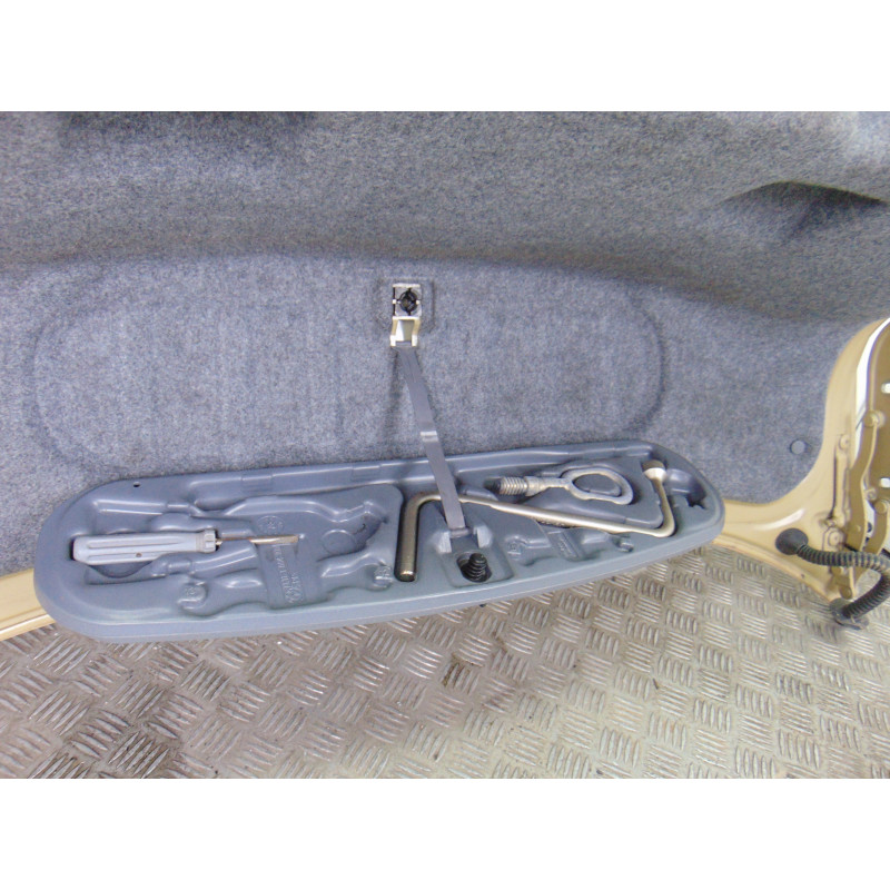 ORO TAPA MALETERO BMW SERIE 3 BERLINA (E46) 320d 2001 ORO 190387 BMW - 6