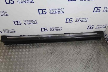 NEGRA PLASTICO FALDON LATERAL MITSUBISHI OUTLANDER (CW0) Motion 2WD 2011 NEGRA PLASTICO 162986 MITSUBISHI - 1