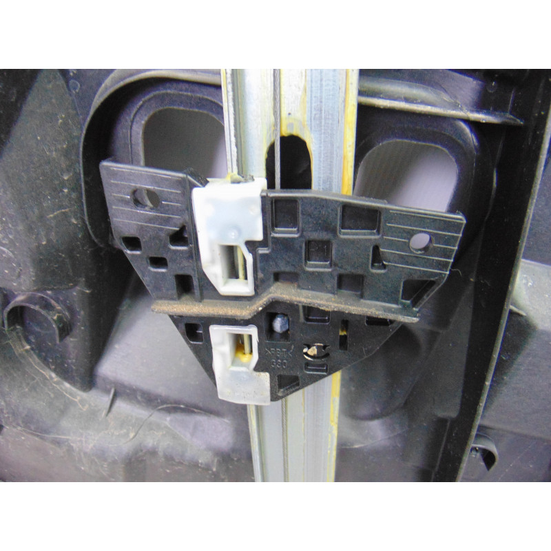 2 PIN ELEVALUNAS DELANTERO DERECHO MAZDA 6 BERLINA (GG) 2.0 CRTD 120 Active (5-ptas.) 2004 2 PIN 191300 MAZDA - 2