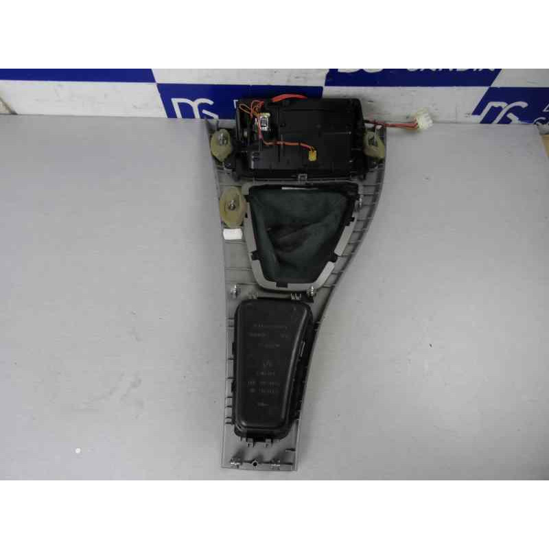  GUARNECIDOS PALANCA CAMBIO BMW SERIE 3 BERLINA (E90) 318d 169213 BMW - 4