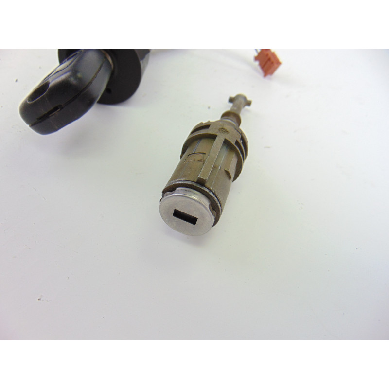  ANTIRROBO / LLAVE CONTACTO CITROEN C3 1.4 16V SensoDrive X-TR 2004 201284 CITROEN - 4