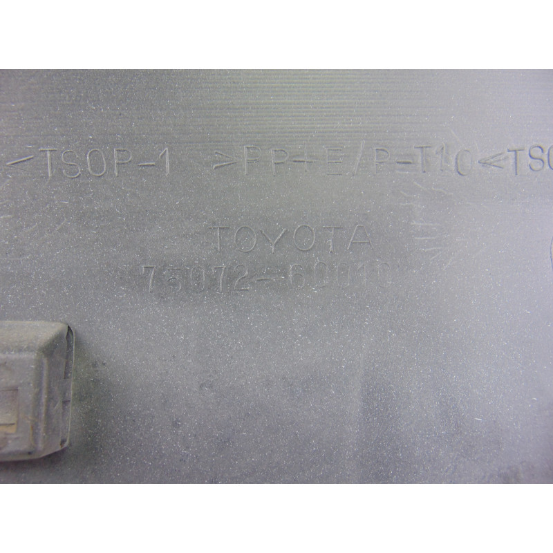 75072-60010 MOLDURA TOYOTA LAND CRUISER (J9)
