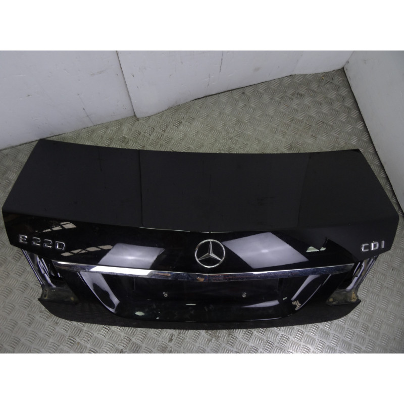 NEGRA TAPA MALETERO MERCEDES-BENZ CLASE E (BM 212) LIM. 220 CDI BlueEfficiency (212.002) 2011 NEGRA 207530 MERCEDES-BENZ - 1