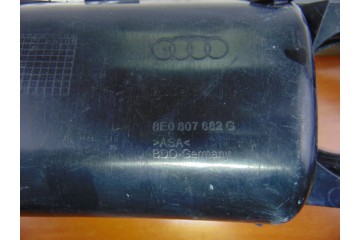 8E0807682G REJILLA PARAGOLPES DERECHA AUDI A4 AVANT (8E) 1.8 T Quattro 2005 8E0807682G 194925 AUDI - 2