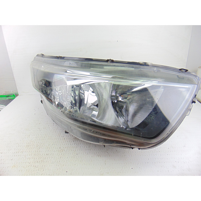 5801473749 FARO DERECHO IVECO DAILY FURGÓN Caja cerrada 45C... batalla 3000 2019 5801473749 200440 IVECO - 2