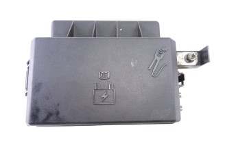 P04692233AD CAJA RELES / FUSIBLES CHRYSLER 300C (LE/LX) 3.0 CRD 2009 P04692233AD 214713 CHRYSLER - 4