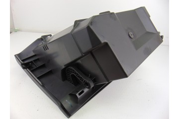 GUANTERA FORD KUGA (CBS)