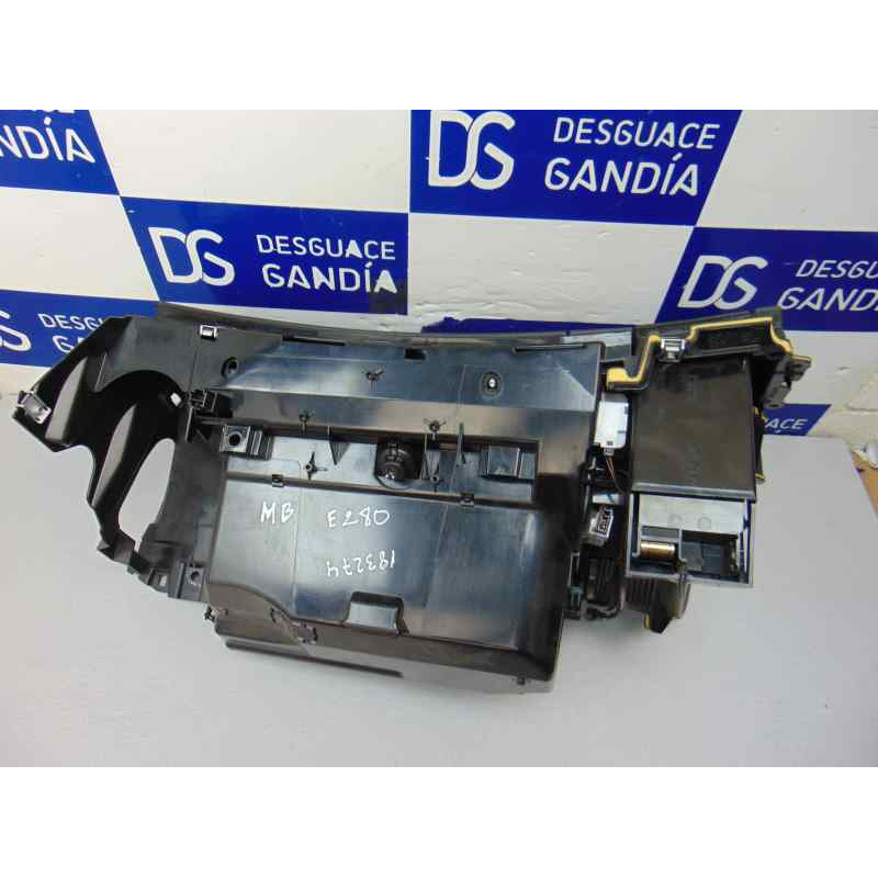 A2118603305 GUANTERA MERCEDES-BENZ CLASE E (BM 211) FAMILIAR