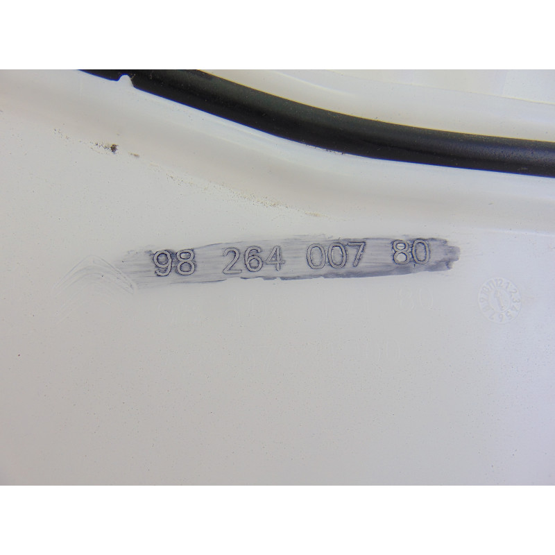 9826400780   DEPOSITO LIMPIA PEUGEOT 3008 Active 9826400780 198115 PEUGEOT - 3
