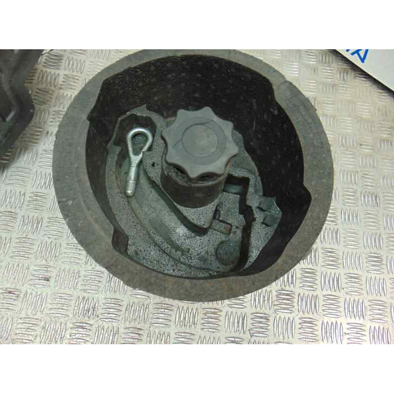 8E9863547 SOPORTE RUEDA REPUESTO AUDI A4 AVANT (8E)