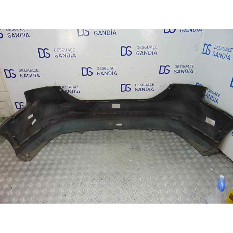 NEGRO PARAGOLPES TRASERO FORD FOCUS BERLINA (CEW)