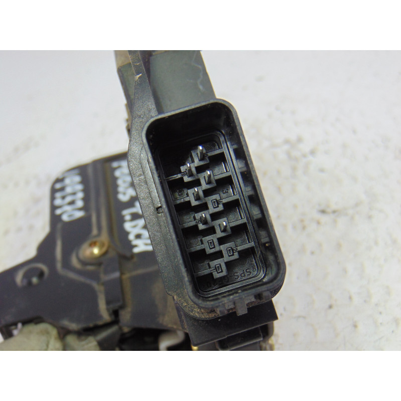 4M5AR26412  CERRADURA PUERTA TRASERA DERECHA FORD FOCUS BERLINA (CAP) Trend 2005 4M5AR26412 199370 FORD - 1