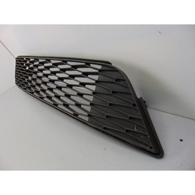 6JA853677 REJILLA PARAGOLPES CENTRAL SEAT TOLEDO (KG3) Reference 2014 6JA853677 188811 SEAT - 1