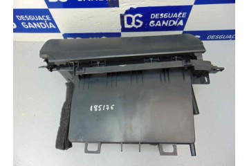 GUANTERA MERCEDES-BENZ CLASE A (BM 169)