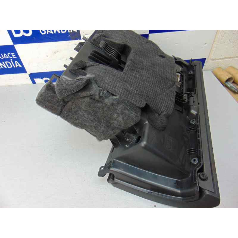 GUANTERA MERCEDES-BENZ CLASE A (BM 169)