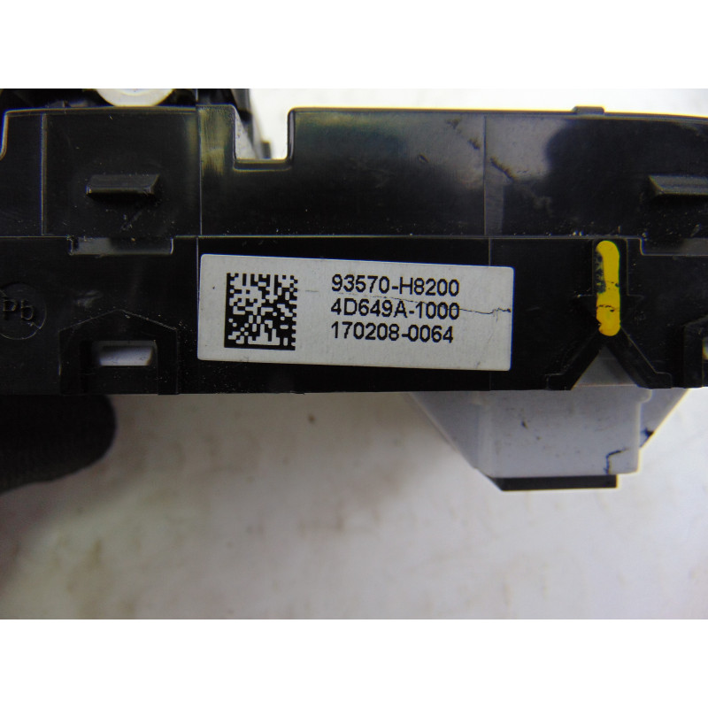 93570-H8200 MANDO ELEVALUNAS DELANTERO IZQUIERDO KIA RIO (YB) Business 2017 93570-H8200 198308 KIA - 3