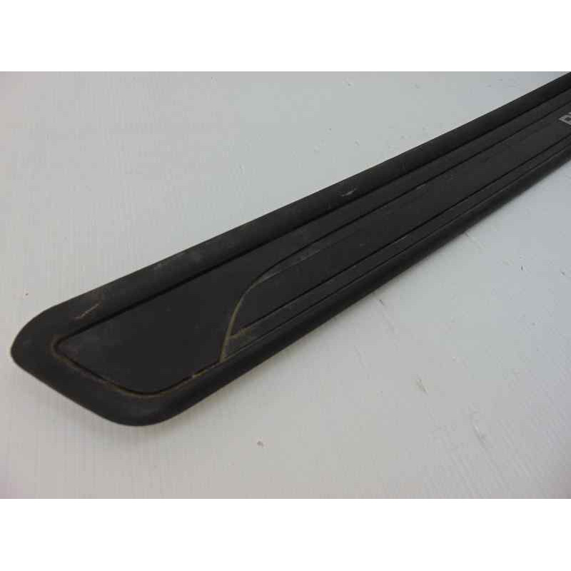 60829010  MOLDURA BMW SERIE 1 BERLINA (E81/E87) 118d 2008 60829010 187302 BMW - 4